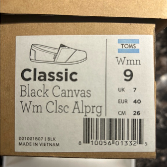 Tom’s Classic Black Canvas - Picture 5 of 5